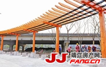 新洲桥南侧小游园雏形初显(图1)