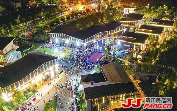 靖江水街特色夜市开市